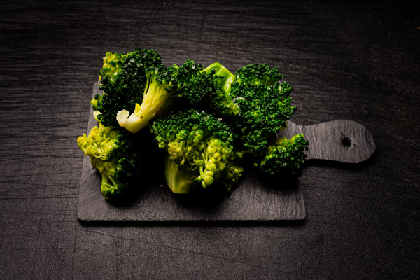 Broccoli la abur Meniu George's Fisheries