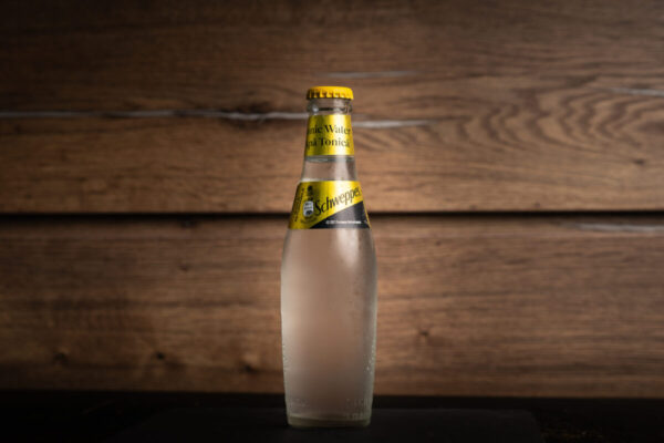 schweppes apa tonica sticla