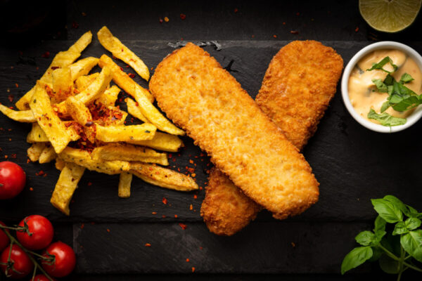 Meniu cod pane cu cartofi prăjiți și sosul casei Meniu George's Fisheries